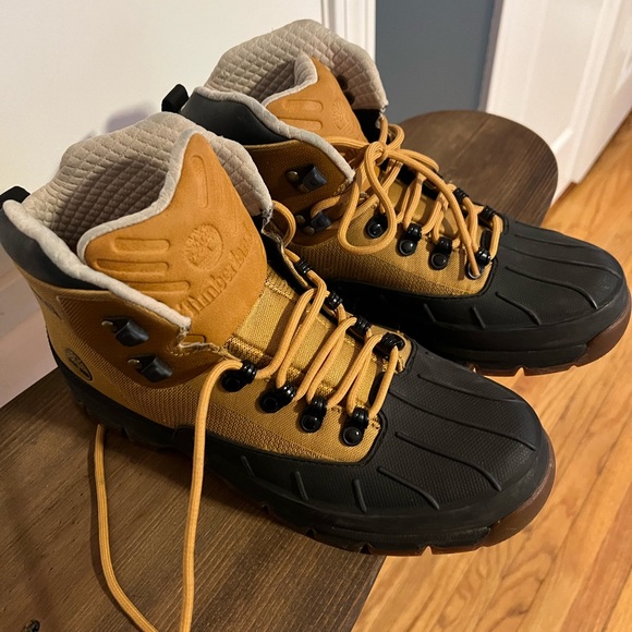 Mens timberland boots used like new! - Picture 4 of 4